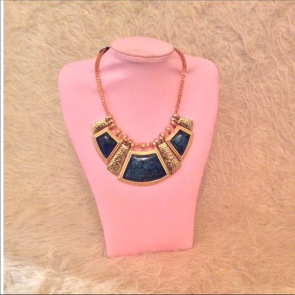 Emerald Green/Gold Statement Necklace - Picture 1 of 2